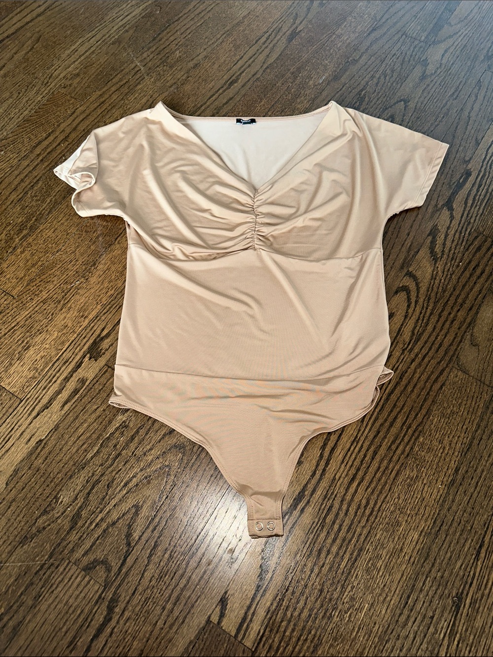 NWOT Ruched V-Neck Short Sleeve Thong Nude Bodysuit